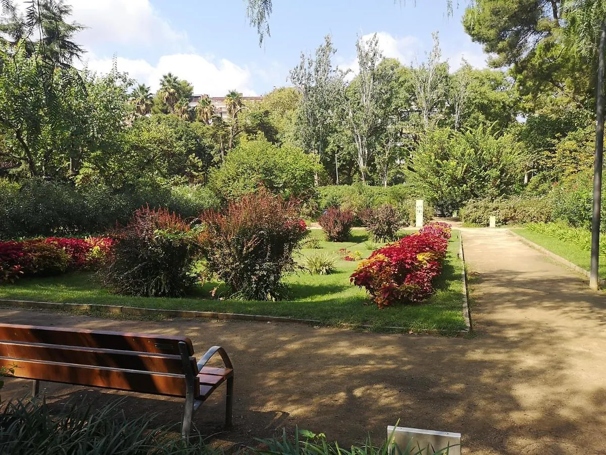 Aparteasy - Private Terrace, 3-Bedroom Apartment Barcelona Spain