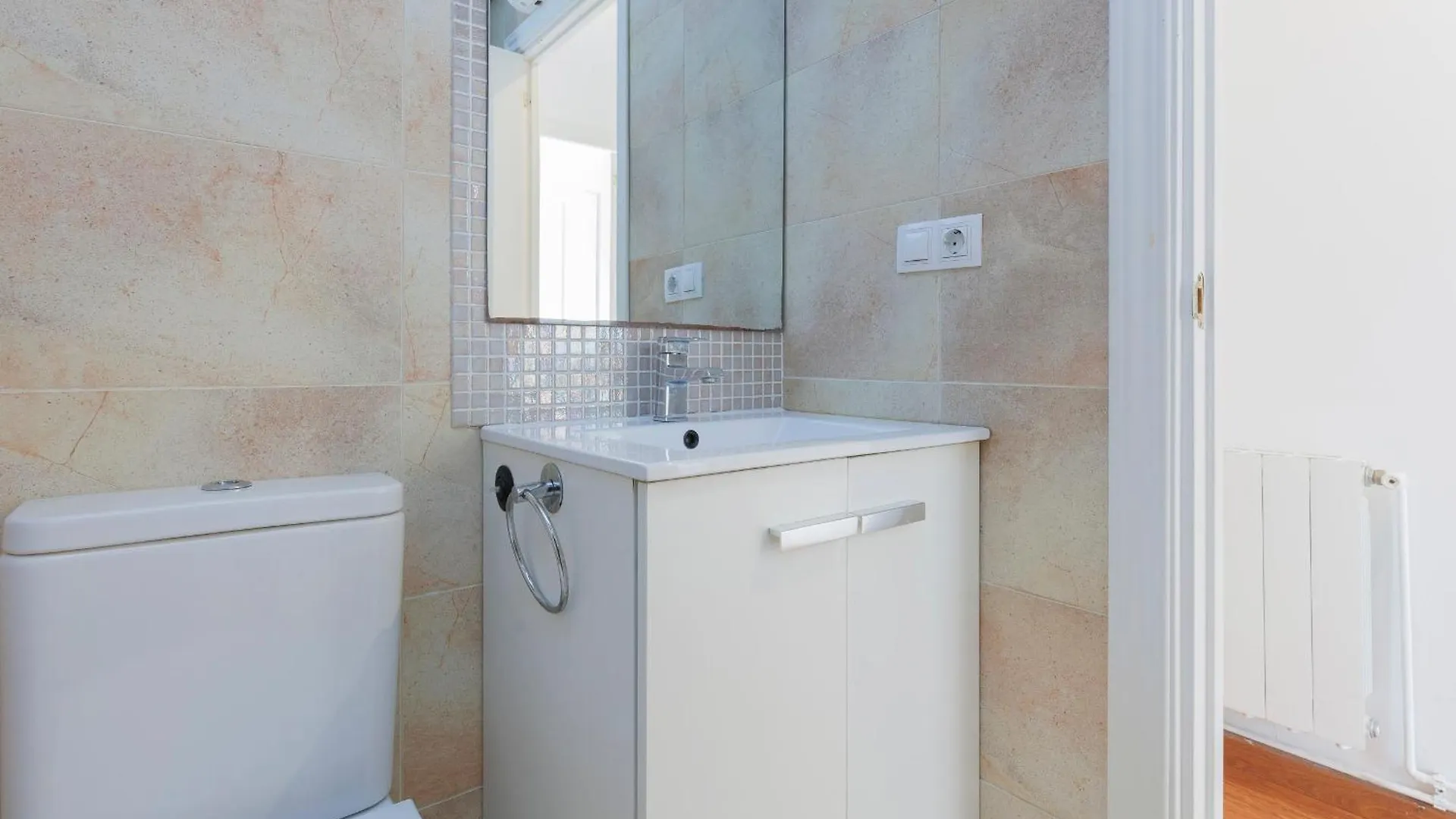 Aparteasy - Private Terrace, 3-Bedroom Apartment Barcelona 0*,
